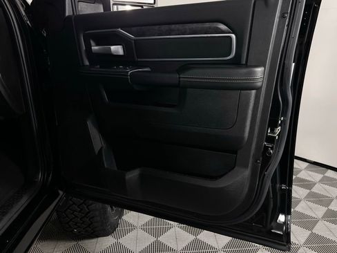 Used 2024 RAM 2500 Big Horn w/ Bed Utility Group image 34