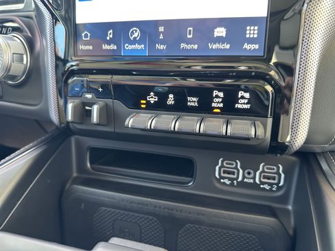 Used 2024 RAM 1500 Limited AWD/4WD image 35