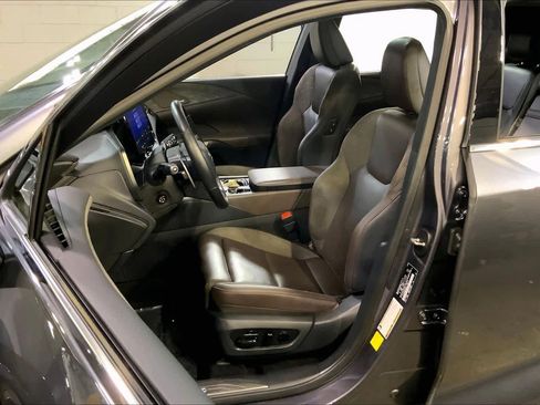 Certified 2025 Lexus RX 450h Luxury w/ Convenience Package image 8