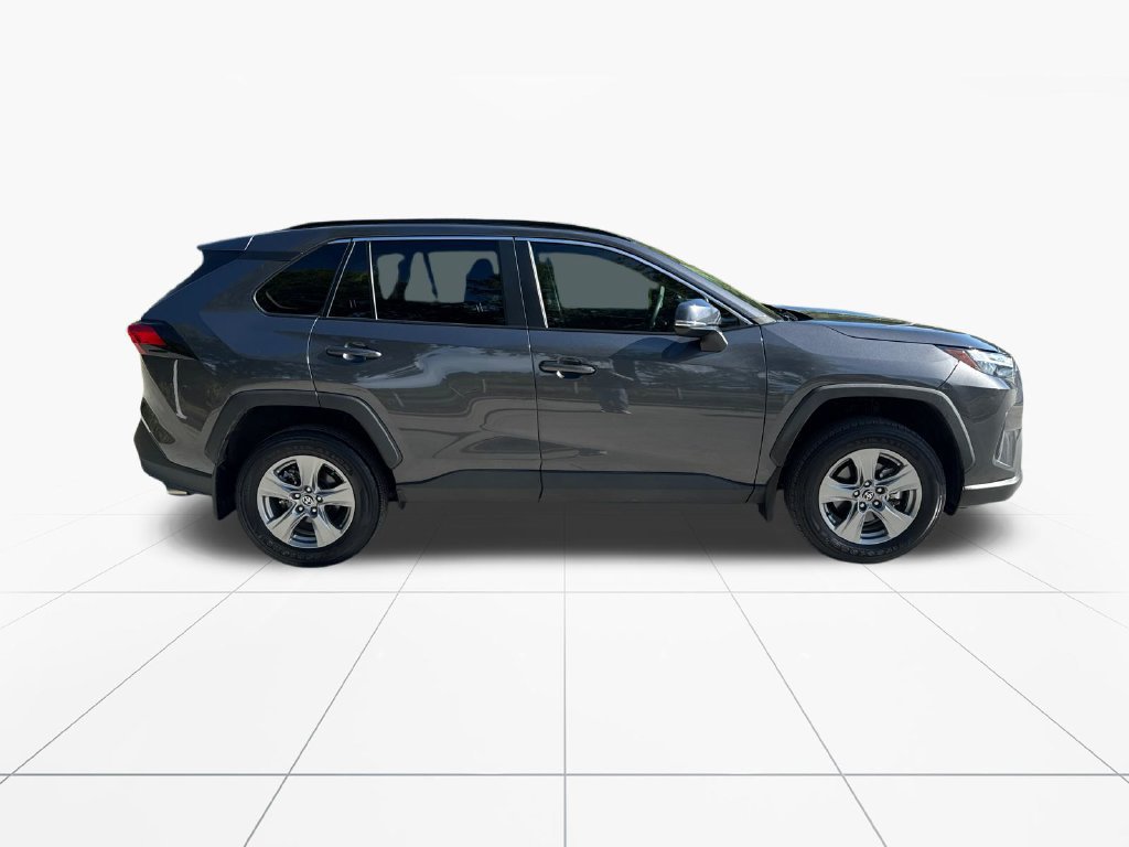 Used 2024 Toyota RAV4 XLE AWD/4WD image 9