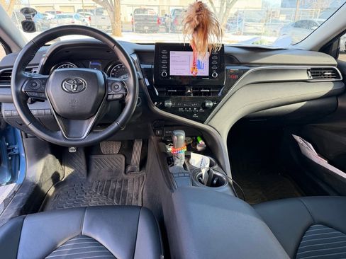 Used 2024 Toyota Camry SE image 5