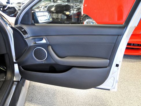 Used 2009 Pontiac G8 GXP image 31