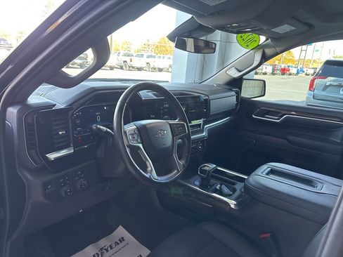 Used 2022 Chevrolet Silverado 1500 RST image 11