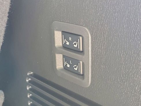 Used 2020 Nissan Armada Platinum w/ Captain's Chairs Package image 16