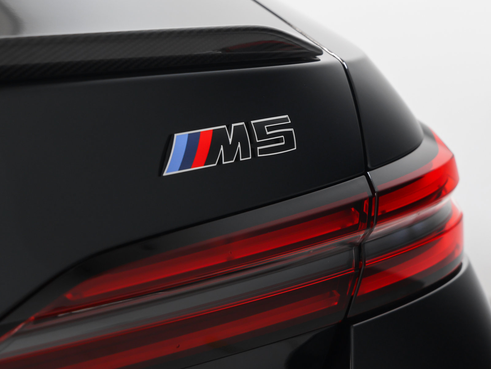 Used 2026 BMW M5 w/ Carbon Package AWD/4WD image 22
