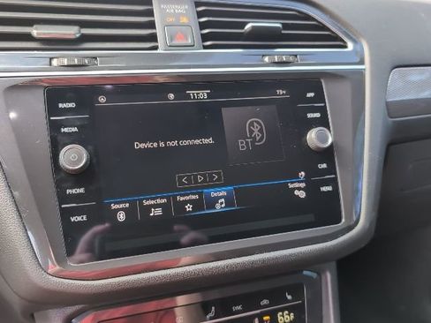 Used 2023 Volkswagen Tiguan SE image 14