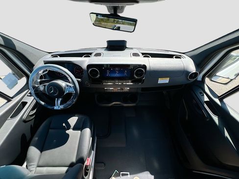 New 2026 Mercedes-Benz Sprinter 2500 image 9