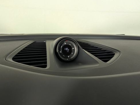 New 2026 Porsche Macan Electric RWD image 33