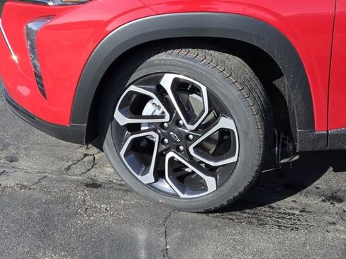 New 2026 Chevrolet Trax RS w/ Sunroof Package FWD image 25