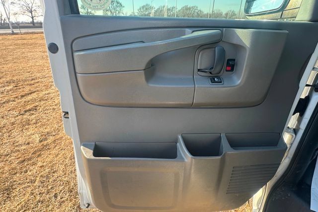 Used 2015 Chevrolet Express 2500 LS RWD image 15