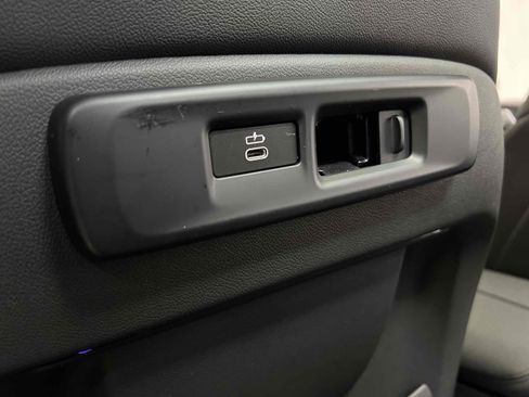 Used 2022 BMW X7 xDrive40i w/ Premium Package image 17