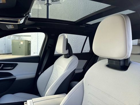 Certified 2025 Mercedes-Benz GLC 300 4MATIC image 17