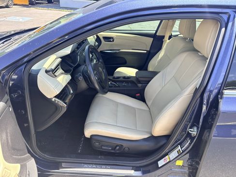 Used 2017 Toyota Avalon Limited w/ Carpet Mat Package FWD image 17