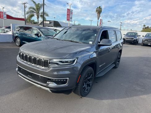 Used 2022 Jeep Wagoneer Series II image 2