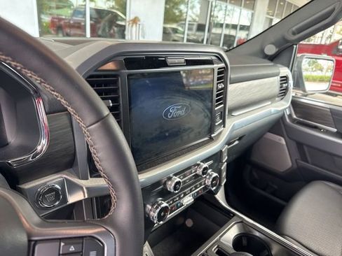 Used 2025 Ford F150 Lariat w/ Equipment Group 501A Mid image 4