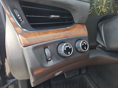 Used 2015 Cadillac Escalade ESV Premium AWD/4WD image 20