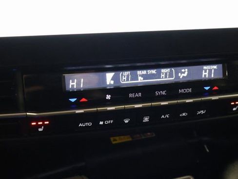 Certified 2025 Toyota Sienna XSE image 22