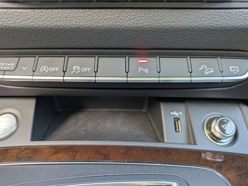 Used 2019 Audi Q5 2.0T Premium Plus w/ Premium Plus Package image 26