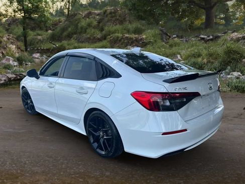 Used 2022 Honda Civic Sport image 9