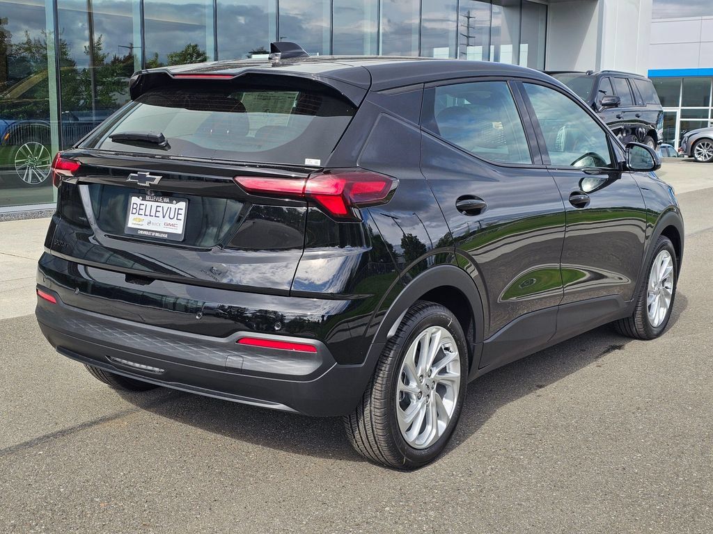 New 2027 Chevrolet Bolt LT w/ Comfort Package FWD image 5