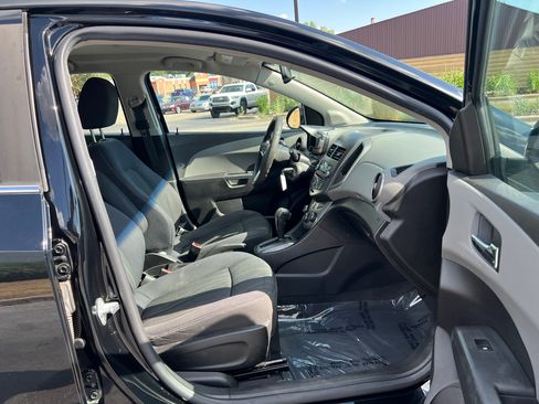 Used 2012 Chevrolet Sonic LT image 35