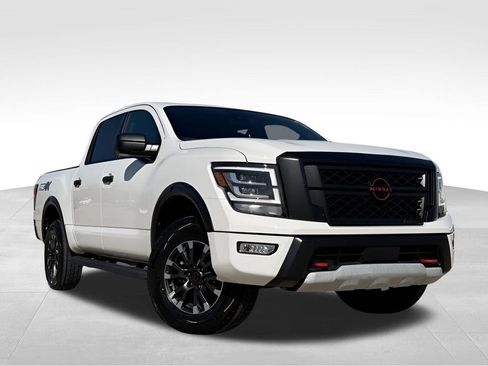 Used 2024 Nissan Titan PRO-4X image 3
