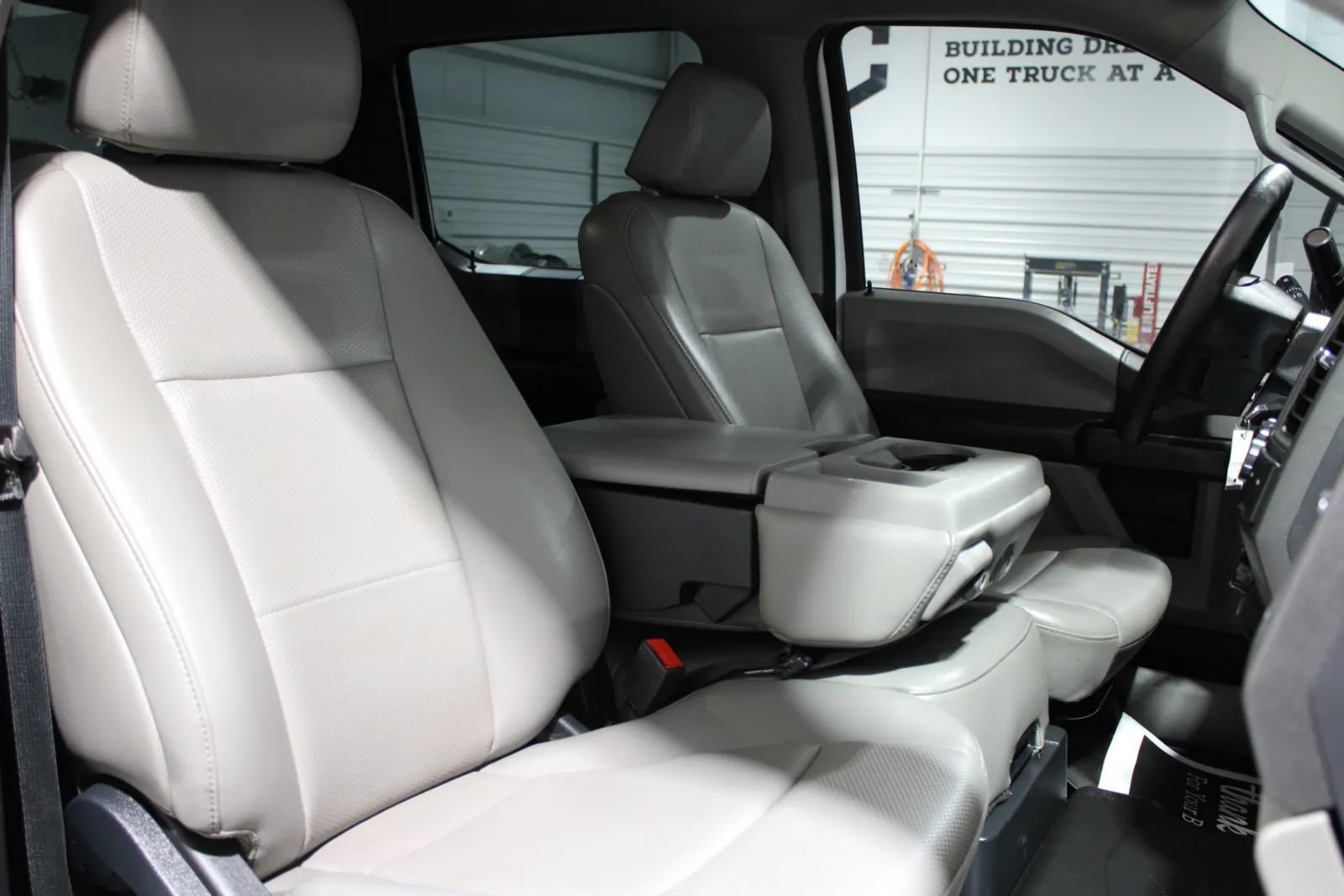 Used 2022 Ford F250 XL w/ Power Equipment Group AWD/4WD image 40