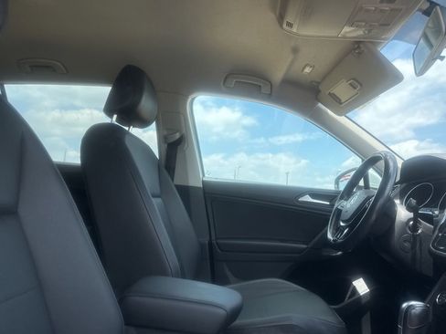 Used 2019 Volkswagen Tiguan SE FWD image 30
