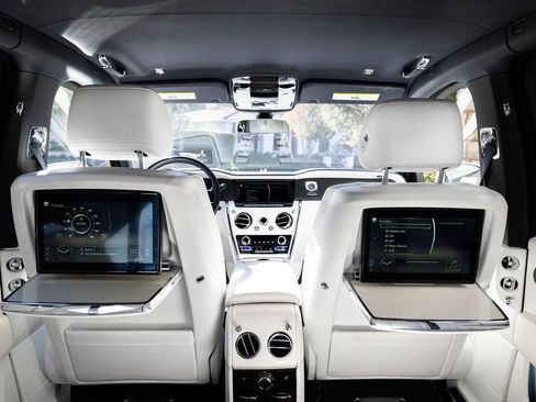 Used 2020 Rolls-Royce Cullinan AWD/4WD image 10