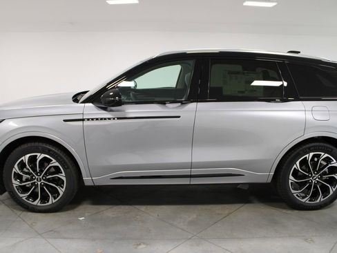 New 2026 Lincoln Nautilus Reserve image 5