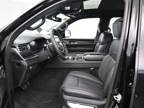 New 2026 Jeep Grand Wagoneer L Summit AWD/4WD image 12