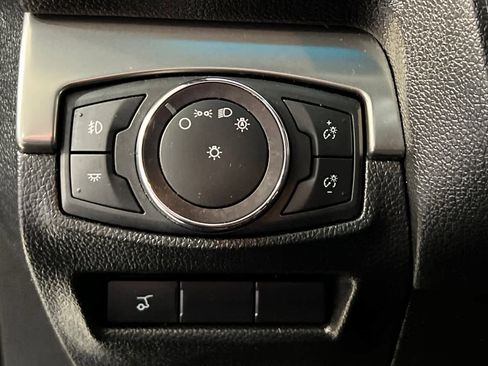 Used 2018 Ford Explorer XLT w/ Equipment Group 202A image 35