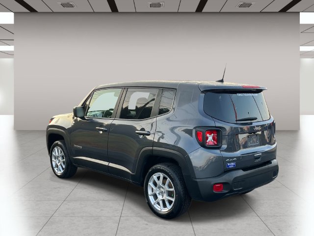 Used 2023 Jeep Renegade Latitude AWD/4WD image 6