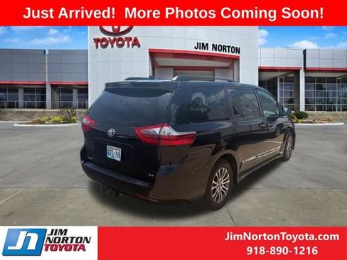 Used 2020 Toyota Sienna XLE FWD image 5