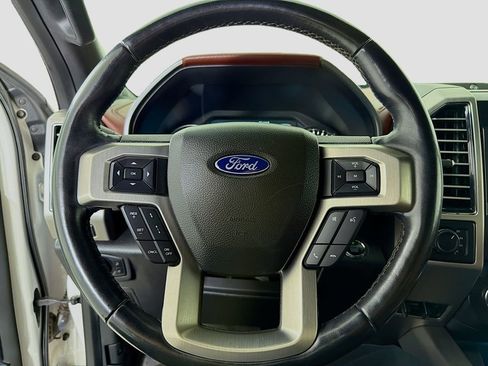 Used 2019 Ford F150 Platinum w/ Equipment Group 701A Luxury AWD/4WD image 14