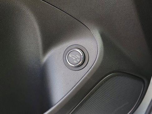 Used 2024 Buick Encore GX Sport Touring w/ Comfort Package FWD image 18
