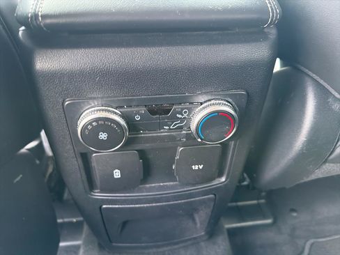 Used 2022 Ford Explorer XLT w/ Equipment Group 202A AWD/4WD image 26