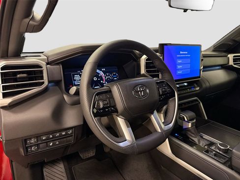 Used 2025 Toyota Tundra Platinum AWD/4WD image 9