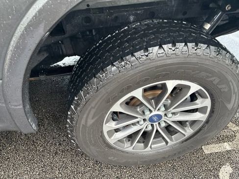 Used 2018 Ford F150 XLT w/ Equipment Group 302A Luxury AWD/4WD image 19