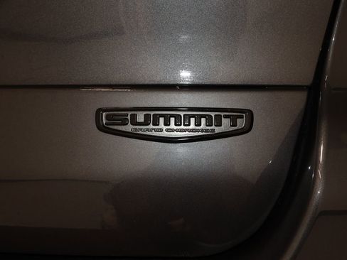 Used 2024 Jeep Grand Cherokee L Summit AWD/4WD image 40