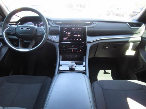 Used 2024 Jeep Grand Cherokee L Laredo w/ Luxury Tech Group I AWD/4WD image 12