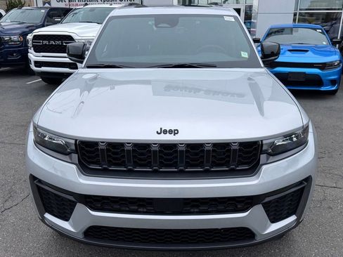 New 2026 Jeep Grand Cherokee L Limited AWD/4WD image 2