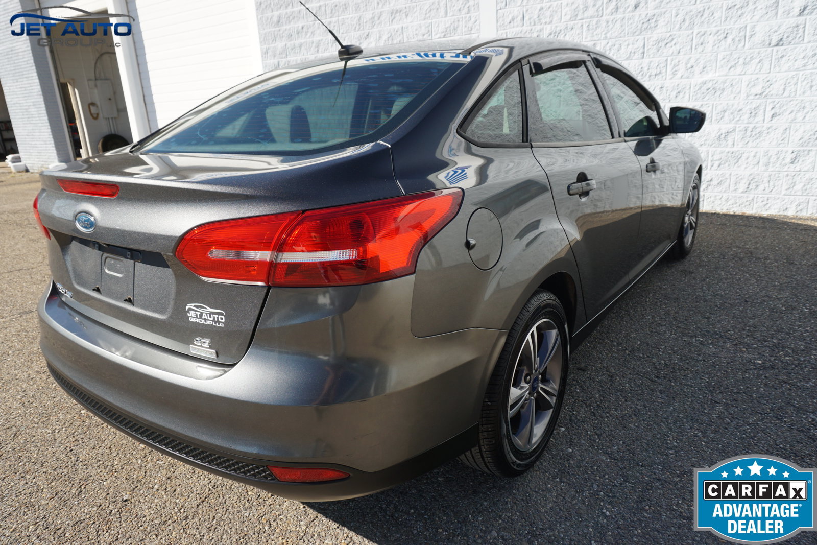 Used 2018 Ford Focus SE w/ SE Appearance Package FWD image 10