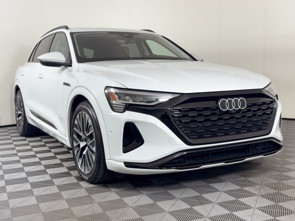 Used 2024 Audi Q8 e-tron Prestige AWD/4WD image 7