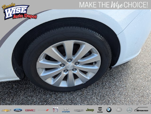 Used 2015 Buick Verano FWD image 21