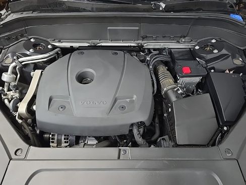 Used 2022 Volvo XC90 T6 Momentum w/ Advanced Package image 13