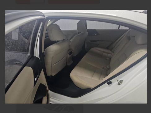 Used 2017 Honda Accord EX image 8
