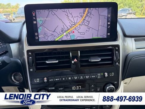 Used 2023 Lexus GX 460 Luxury w/ Sport Design Package AWD/4WD image 25