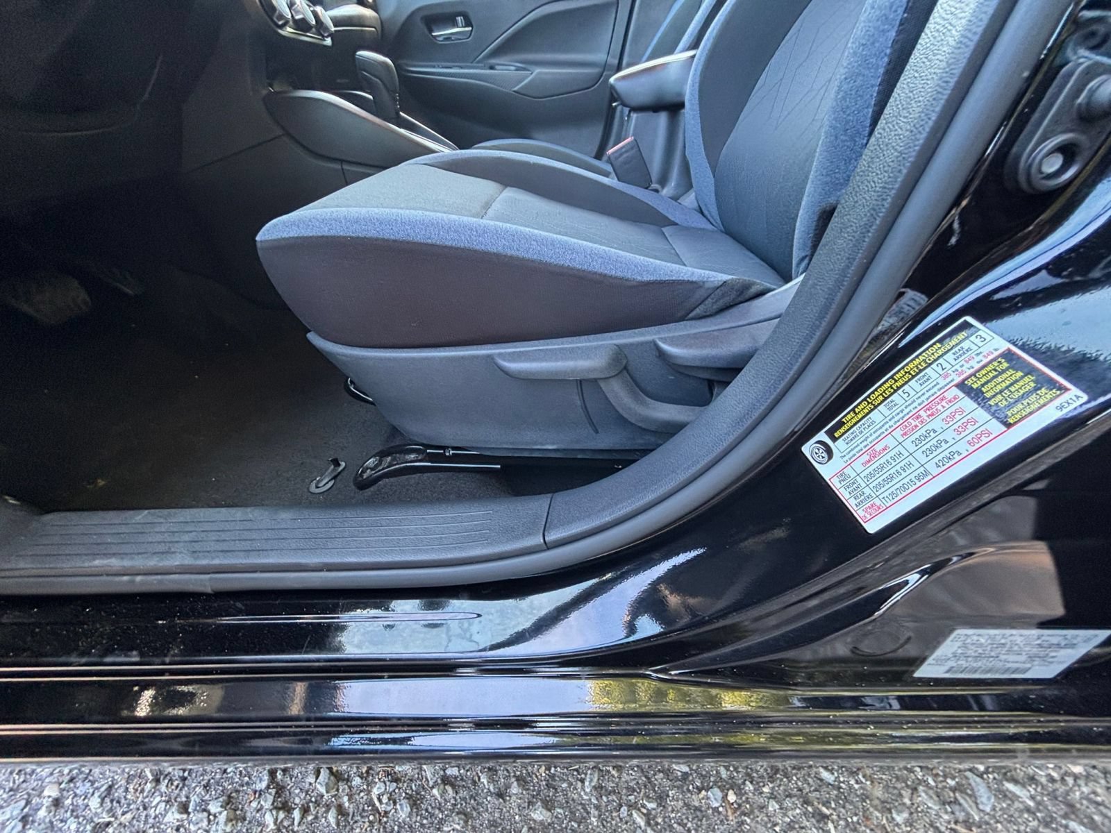 Used 2025 Nissan Versa SV FWD image 22