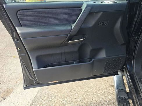 Used 2012 Nissan Titan SV w/ SV Value Truck Pkg RWD image 9